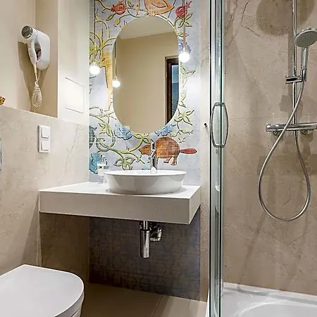 Ester Hotel 4*