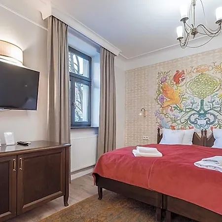 Ester Hotel 4*