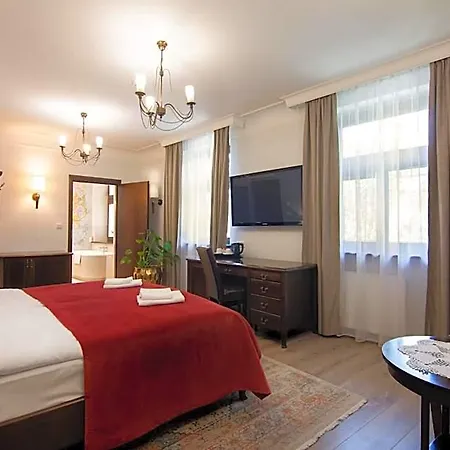 Ester Hotel 4*