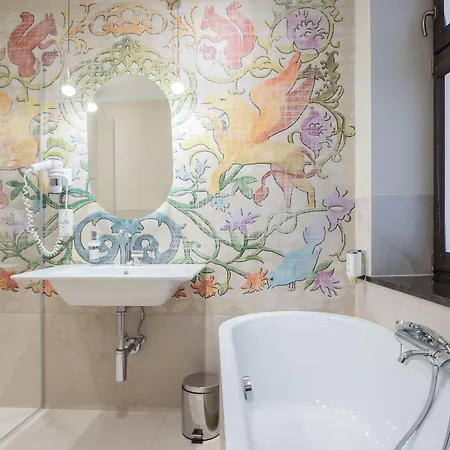 伊斯特酒店 4*
