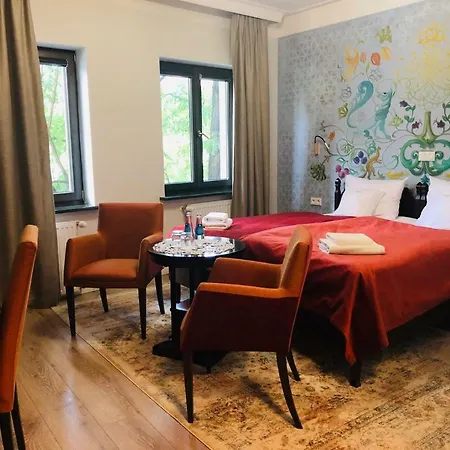 Ester Hotel