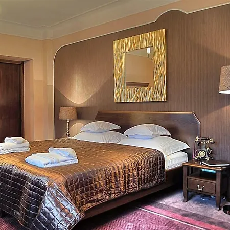 Otel Ester 4*