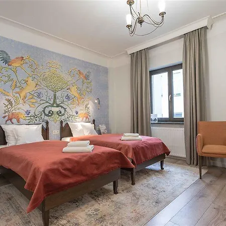 Ester Hotel
